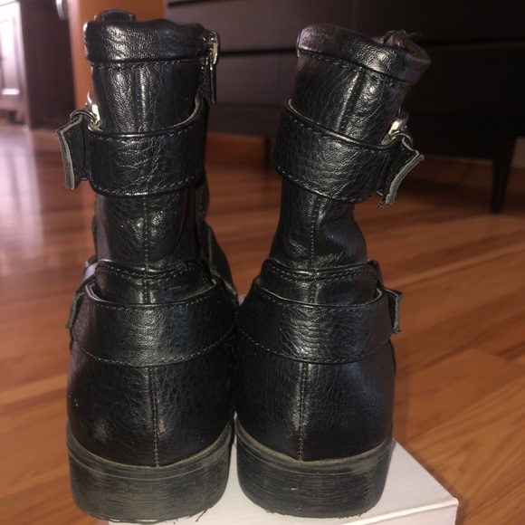 Boots - Picture 3 of 3